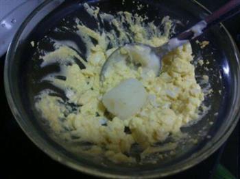 超简单的鸡蛋土豆泥三明治的做法步骤4