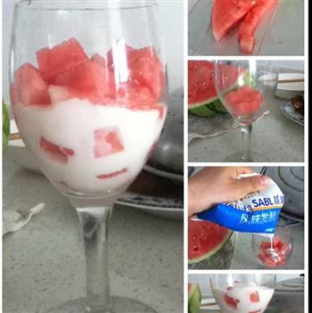 清爽西瓜酸奶杯的做法步骤5
