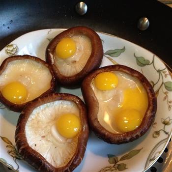 香菇炖鹌鹑蛋的做法图解2