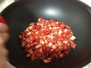自制手工草莓酱的做法步骤1