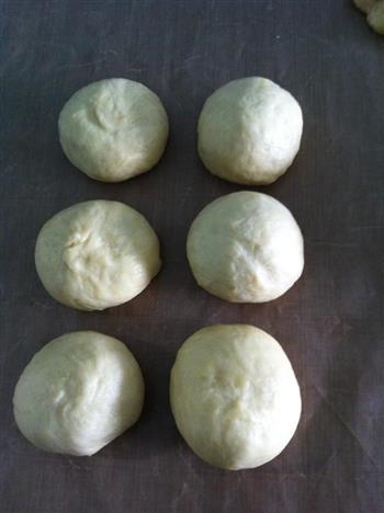 虎皮葡萄干奶酥面包的做法步骤3