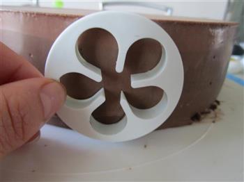 巧克力慕斯刷绣蛋糕的做法图解28