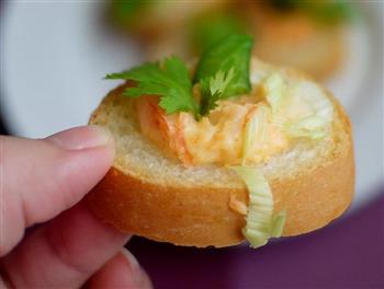 法国面包佐龙虾沙拉酱的做法步骤5