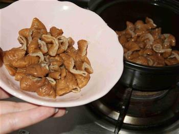 臭味相投-臭豆腐肥肠煲的做法步骤9