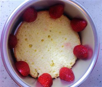 布丁美食铺-草莓慕斯的做法步骤3