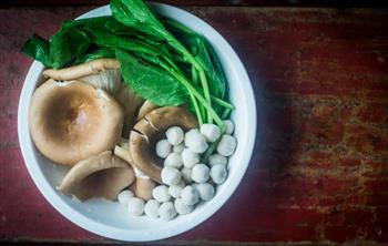 猪肚菇三鲜汤的做法步骤1