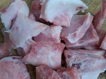 倍儿好吃的-酸菜猪肉炖粉条子儿的做法步骤1