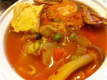 韩式泡菜海鲜豆腐菌菇汤的做法步骤2