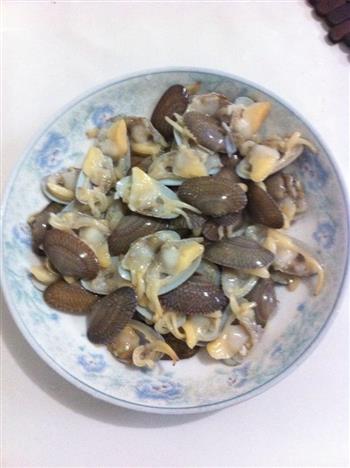 花蛤豆腐汤的做法步骤1
