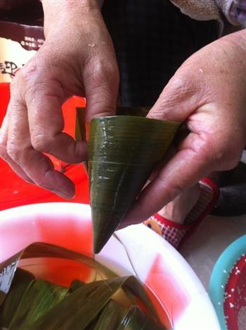 家庭自制糯米红豆粽子的做法图解4