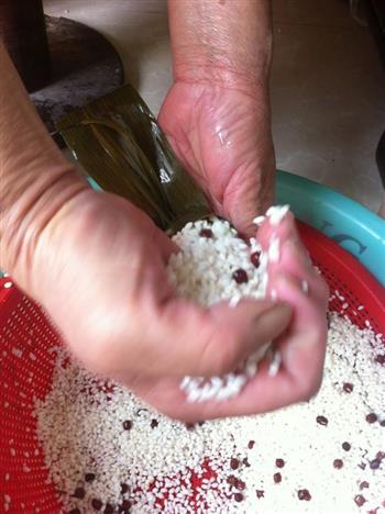 家庭自制糯米红豆粽子的做法步骤8