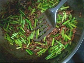 家常菜，蒜苔肉丝的做法步骤7