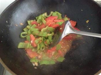 番茄青椒炒猪头肉的做法图解2