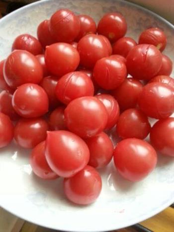 蜜制小番茄的做法步骤1