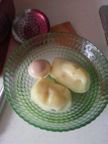土豆鸡蛋色拉的做法图解2
