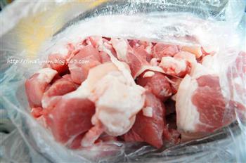 平底锅自制五香猪肉脯的做法步骤1