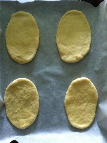 火腿玉米沙拉面包的做法图解2