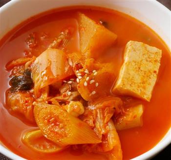 超美味正宗韩国金枪鱼豆腐泡菜锅的做法图解7