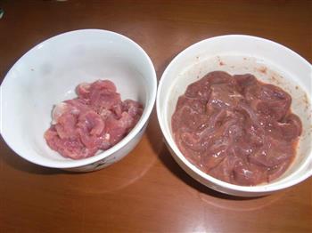 番茄蒜头猪肝汤的做法图解1