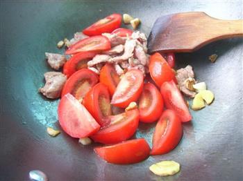 番茄蒜头猪肝汤的做法步骤3