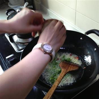 炒洋芋擦擦的做法步骤3