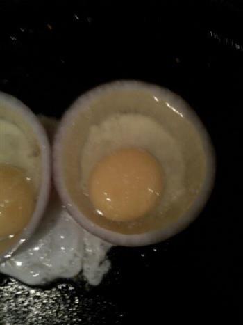 洋葱煎鸡蛋的做法步骤2