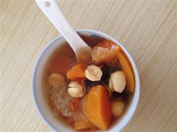 木瓜银耳莲子汤的做法步骤1