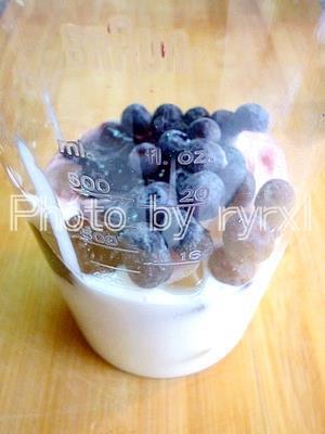 蓝莓酸奶冰沙的做法步骤2