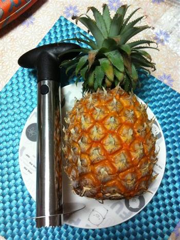 神器削菠萝的做法步骤1