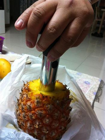神器削菠萝的做法图解2
