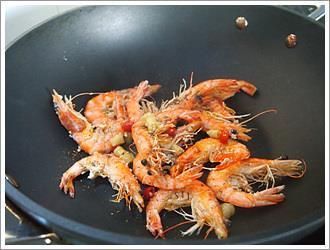 酥酥脆脆椒盐虾的做法步骤6