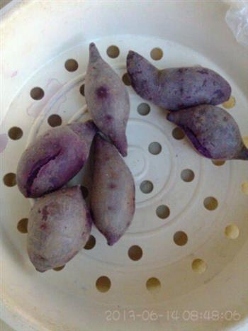 紫薯粥的做法图解1