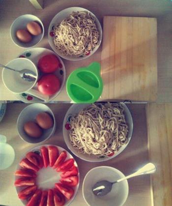 电饭煲西红柿鸡蛋面的做法步骤1