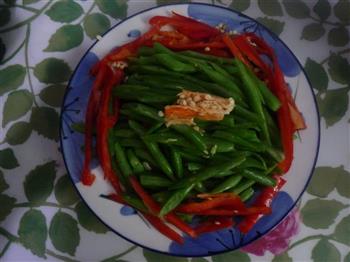 红辣椒炒四季豆的做法步骤1