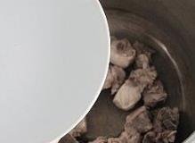 养生排骨菌汤的做法图解5
