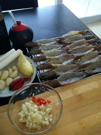 蒜蓉烤虾的做法步骤2