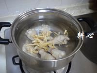 田七霍斛炖鸡汤的做法步骤3