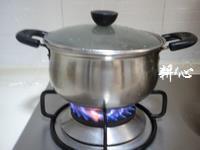 田七霍斛炖鸡汤的做法步骤4