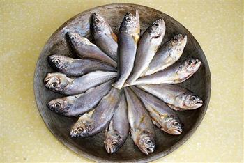 锅贴黄花鱼-海边小城的招牌菜的做法步骤5