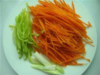 明目养生菜-素炒胡萝卜丝的做法图解1