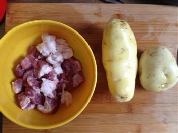 超随意的土豆炖肉的做法步骤1