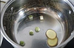 小白菜丸子汤的做法步骤5