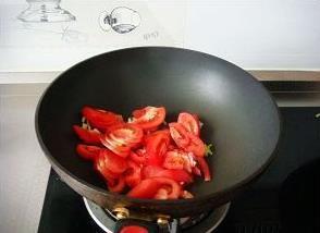 番茄鱼片汤的做法图解3