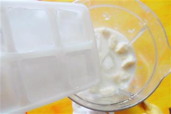 杏仁香蕉奶昔的做法步骤4