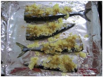香烤秋刀鱼的做法步骤3