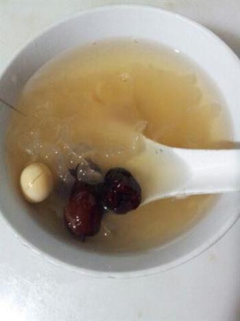 夏季养颜红枣银耳莲子汤的做法步骤2