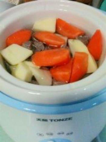 胡萝卜牛肉汤的做法步骤4