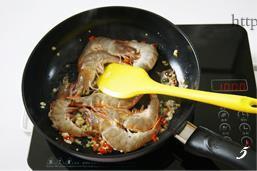 泰式咖喱虾的做法步骤5