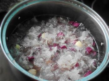 夏季养颜甜品-紫薯银耳莲子羹的做法步骤6