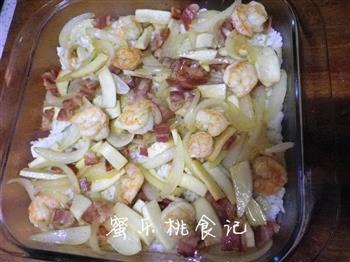 剩米饭的华丽变身-虾仁培根焗饭的做法步骤4